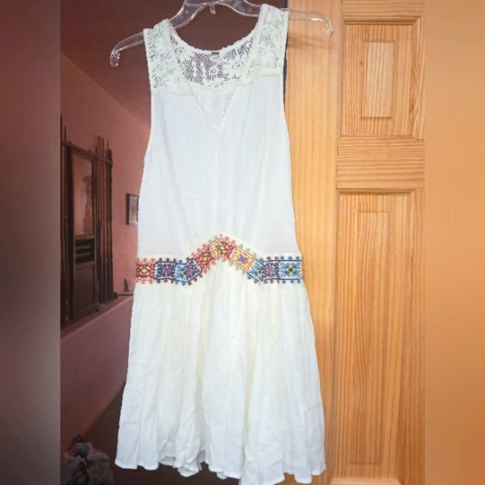 FREE PEOPLE XS STUNNING DRESS WHITE LACE EMBROIDERY BEACH WEDDING $158 NWOT